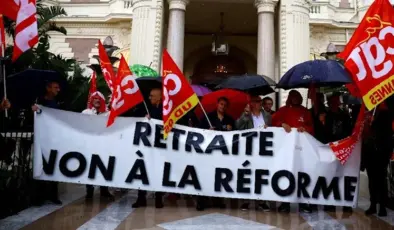 Fransa’da emeklilik reformuna karşı grevler sürüyor
