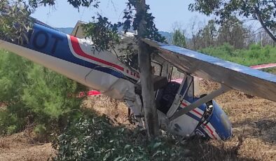 İzmir’de iki kişilik uçak yere çakıldı