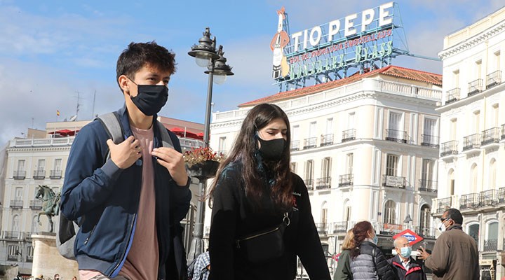 İspanya’da maske zorunluluğunu bitiyor