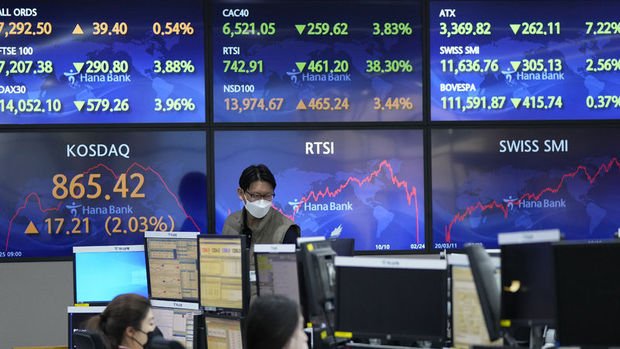 Asya borsaları Hong Kong hariç negatif seyrediyor