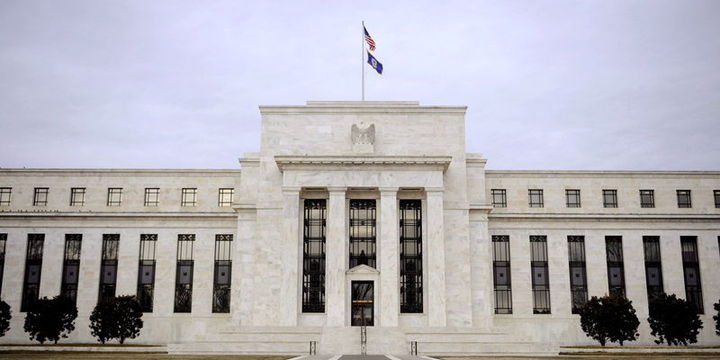 Dev banka Fed’in faiz indirimi tahminini öteledi