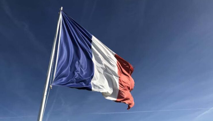 Fransız mahkemesi belediyenin tesettürlü mayo yasağını durdurdu