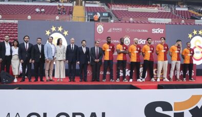 Galatasaray’dan toplu imza töreni