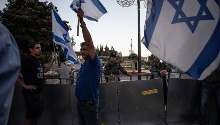 İsrail’de halk meclise girmeye çalıştı: Gözaltılar var