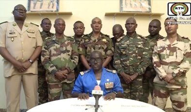 ABD, Nijer’deki askeri liderlerle “kenara çekilmeleri için”  görüşüyor