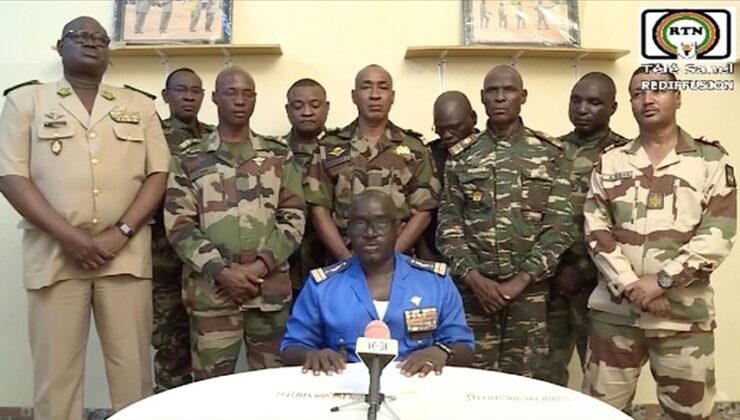 ABD, Nijer’deki askeri liderlerle “kenara çekilmeleri için”  görüşüyor