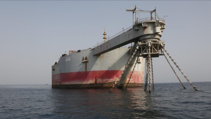 Kızıldeniz’e petrol sızdırma riski taşıyan tankerdeki petrol transfer ediliyor