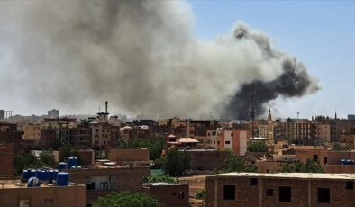 Hartum’daki çatışmalar nedeniyle şehirden kaçışlar sürüyor
