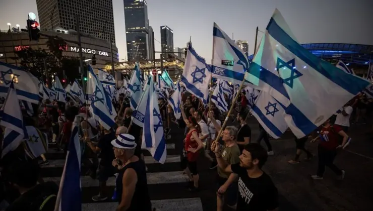 İsrail’de yüz binler yine sokaklarda