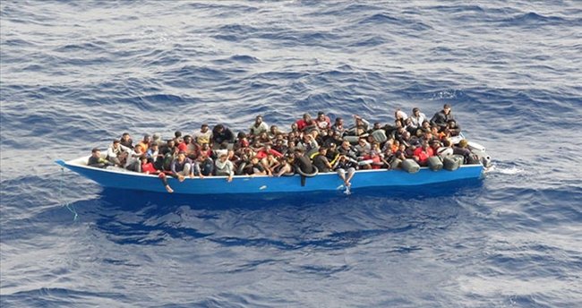 Göçmenleri taşıyan tekneler okyanusta kayboldu