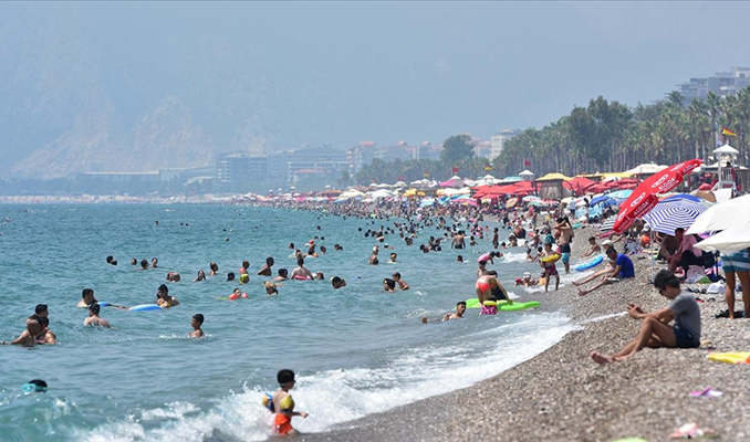 Antalya’da aşırı nem bunaltıyor