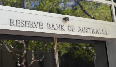 Avustralya Merkez Bankası büyüme tahminini düşürdü