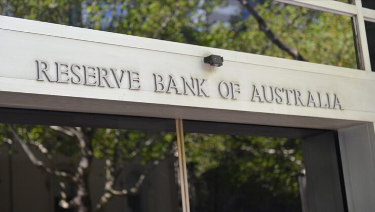 Avustralya Merkez Bankası büyüme tahminini düşürdü