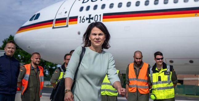 Almanya Dışişleri Bakanının uçağı zorunlu iniş yaptı