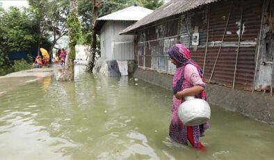 Bangladeş’te sel ve toprak kaymaları nedeniyle yaklaşık 700 bin kişi mahsur kaldı