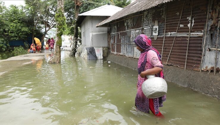 Bangladeş’te sel ve toprak kaymaları nedeniyle yaklaşık 700 bin kişi mahsur kaldı