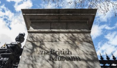 British Museum önünde bıçaklı saldırı!