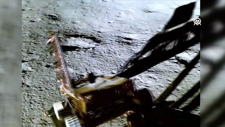 Hindistan’a ait Chandrayaan-3 uzay keşif aracının Ay’daki ilk görüntüleri yayımlandı