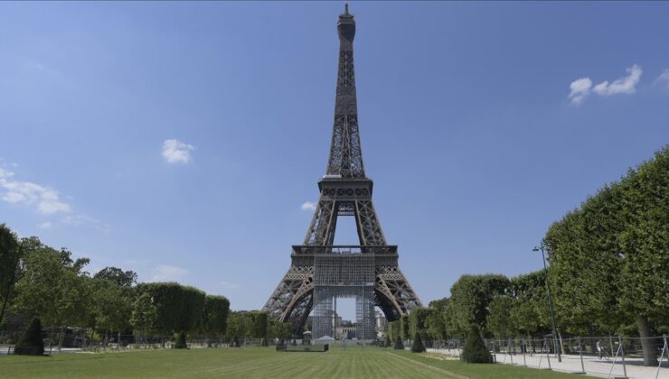 Fransa’da Eyfel Kulesi’nde bomba alarmı