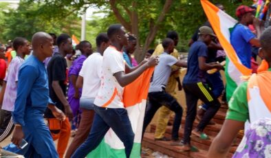 Nijer’de gönüllüler, ECOWAS’ın olası müdahalesine karşı seferber oldu