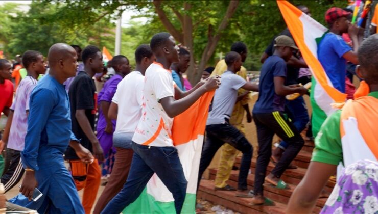 Nijer’de gönüllüler, ECOWAS’ın olası müdahalesine karşı seferber oldu