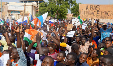 Fransa, Nijer’den yurttaşlarını tahliyeye hazırlanıyor