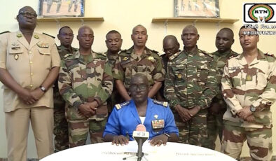 Nijer’de cunta, askeri müdahaleye karşı hava sahasını kapattı