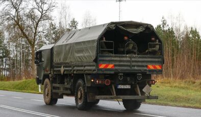 Polonya, Belarus sınırındaki asker sayısını artırma kararı aldı