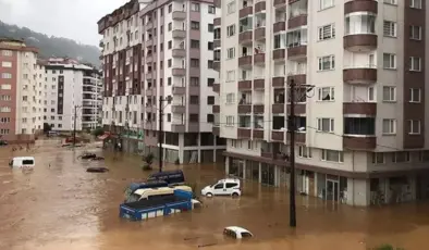 Rize’de şiddetli yağış: 39 ev tahliye edildi