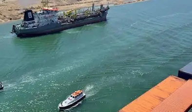 Süveyş Kanalı’nda tankerler çarpıştı