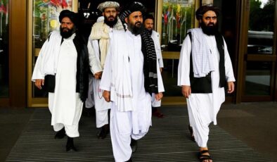 Taleban Afganistan’daki siyasi partileri yasakladı