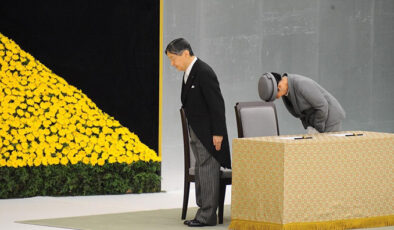Çin, Kişida’nın Yasukuni Tapınağı’na adak göndermesini protesto etti