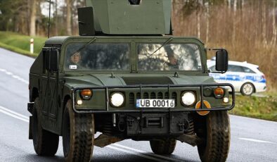 Polonya, Belarus sınırına 2 bin asker konuşlandıracak