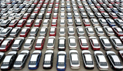 Süper lüks otomobil satışları hız kesmeden devam ediyor