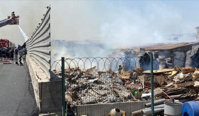 Ankara’da atık kağıt geri dönüşüm fabrikasında yangın