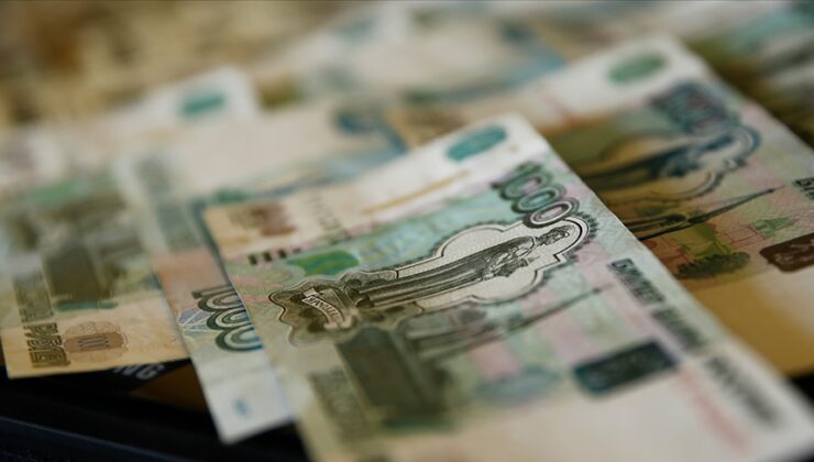 Rusya ek gelir vergisinden 318,6 milyar ruble elde etti