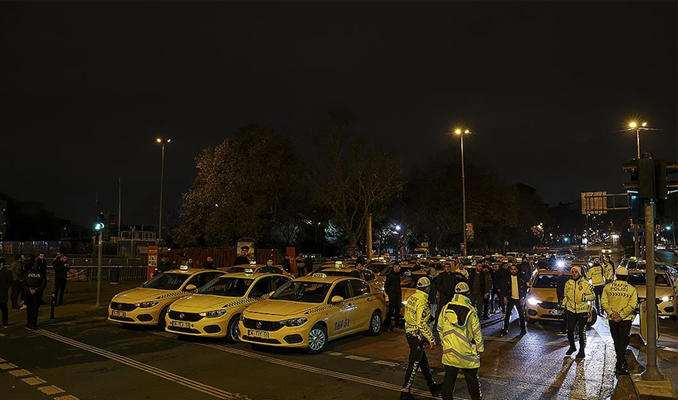 İstanbul’da taksiciler yüzde 100 zam istiyor