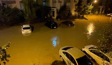 İstanbul sele teslim: 2 can kaybı