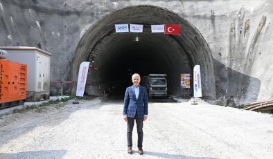 Ankara-İzmir Hızlı Tren Hattı bir yıl erken bitirilerek 2027’de hizmete girecek