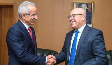Bakan Uraloğlu, Cezayir Ulaştırma Bakanı Şarfa ile görüştü
