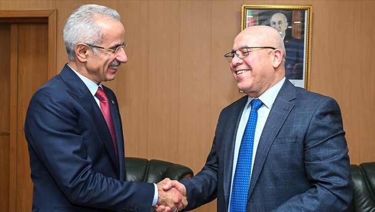 Bakan Uraloğlu, Cezayir Ulaştırma Bakanı Şarfa ile görüştü