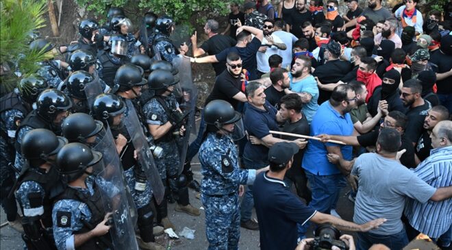 Azerbaycan’ın Beyrut Büyükelçiliği’ne saldıran Ermeniler polisle çatıştı