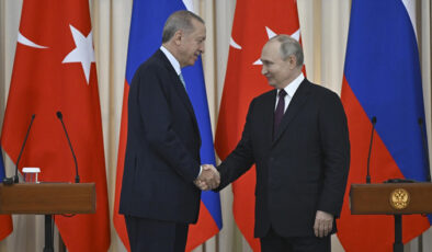 Putin, Erdoğan’ı anlatan belgeseli kendisine takdim etti