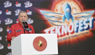 “Festival her açıdan İzmir ve cumhuriyetimize layık bir etkinlik”