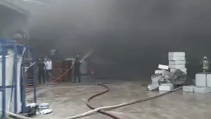 Silivri’de fabrika yangını!