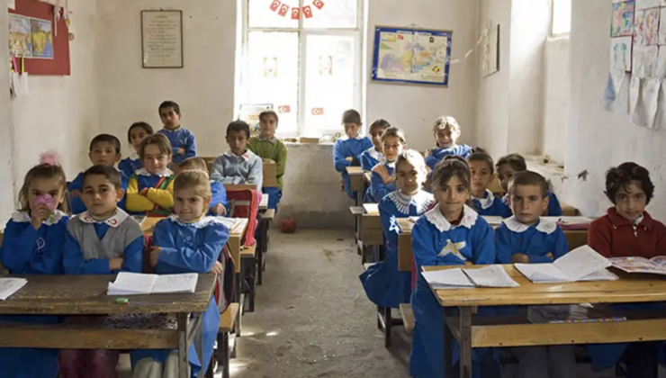 Okullar açılıyor: Eğitim maddi yetersizliklerin gölgesinde