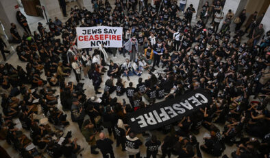 Ateşkes isteyen Amerikalı Yahudiler Kongre binasında oturma eylemi yaptı