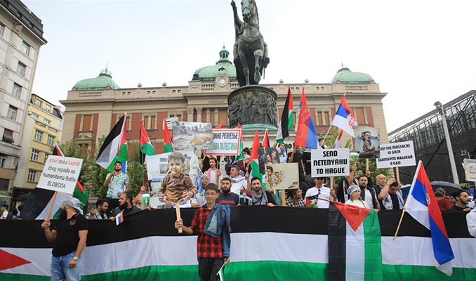 Sırbistan’da Filistin’e destek ve dayanışma gösterisi