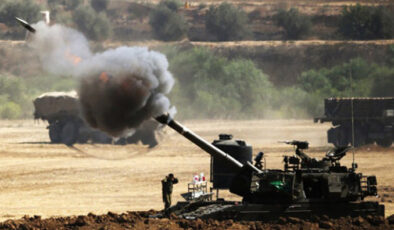 İsrail, Suriye’den atılan roketlere topla karşılık verdi