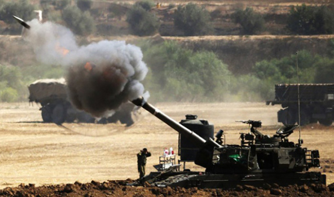 İsrail, Suriye’den atılan roketlere topla karşılık verdi